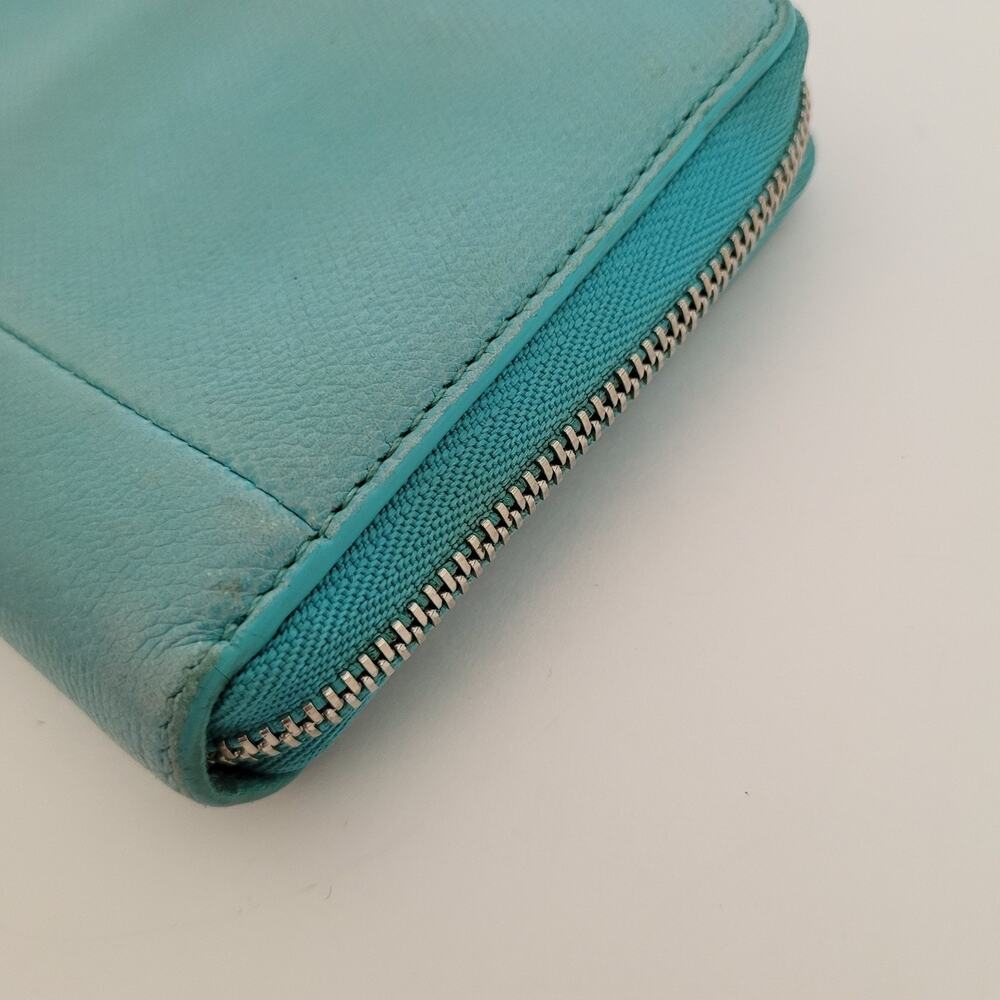 Tiffany & Co. Iconic Blue Leather Zip Around Wallet Clutch Organizer Authentic - Picture 4 of 14